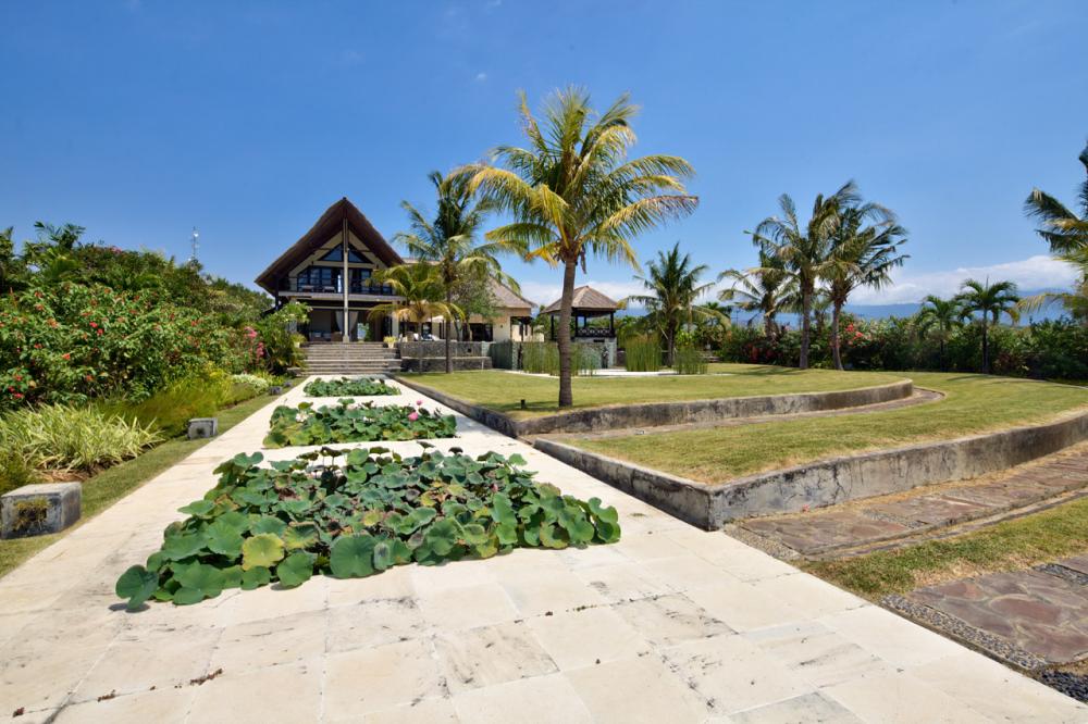 Villa Cakara From Seaside