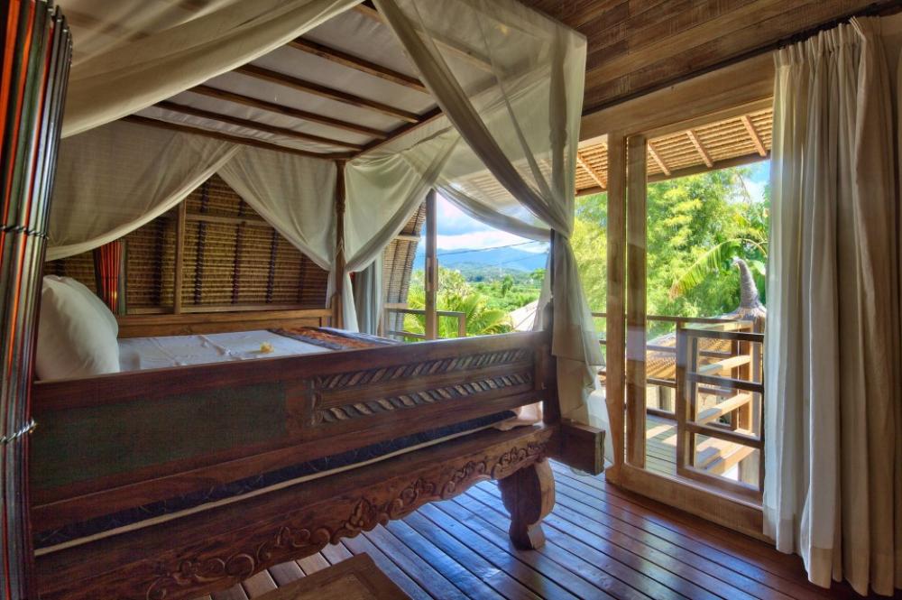 North Bali Villa Woodcarved Bed